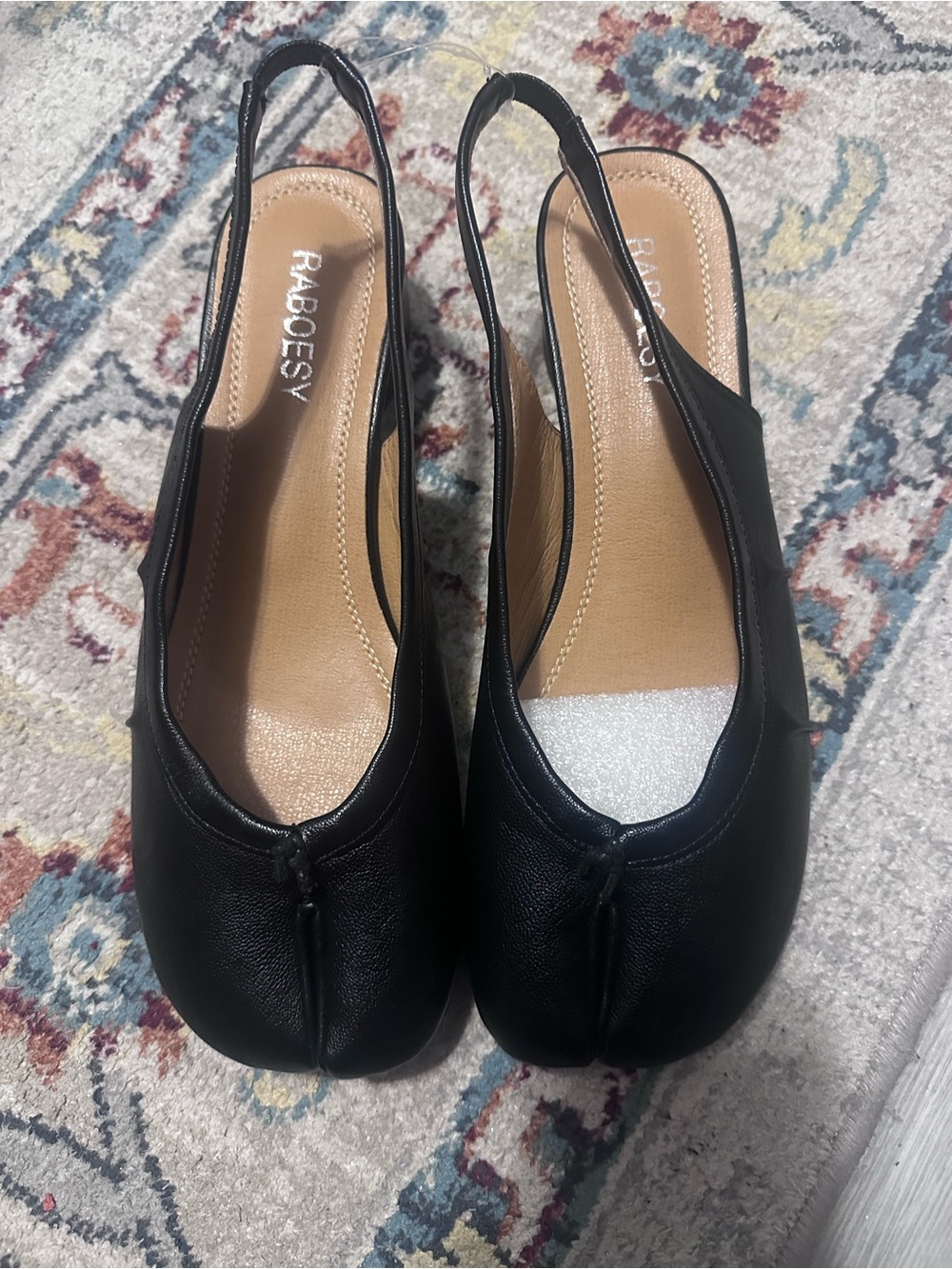 Raboesy Black Leather Wrinkles Tabi Sandal Pumps